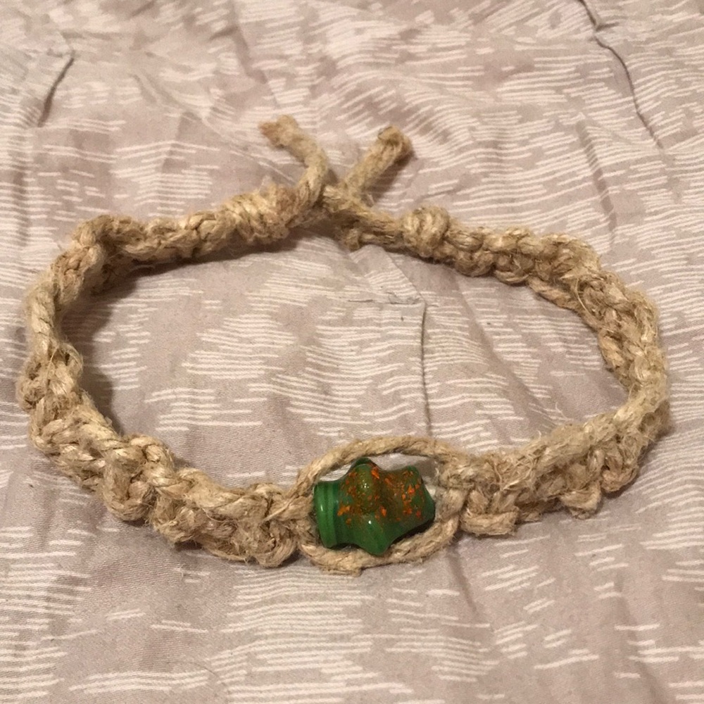 Hemp choker, glass bead